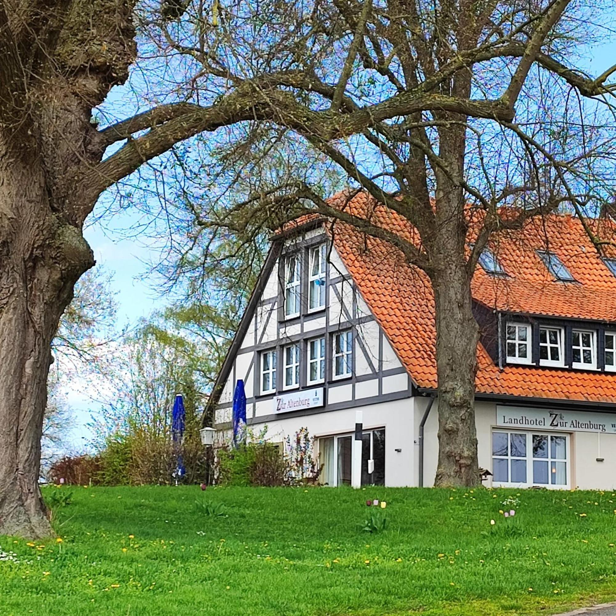 Landhotel Zur Altenburg Kalefeld ภายนอก รูปภาพ